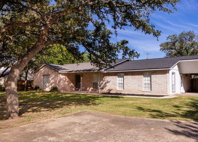 Property at 438 Valley Dr, Kerrville, TX 78028, 4 beds, 2 baths
