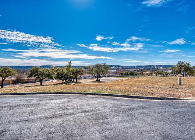 Property at 1803 N Athens Ave, Kerrville, TX 78028