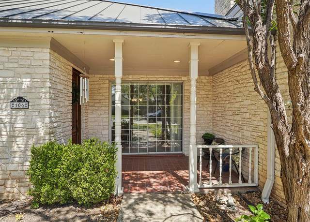 Property at 106 St Andrews Loop, Kerrville, TX 78028, 3 beds, 3.5 baths