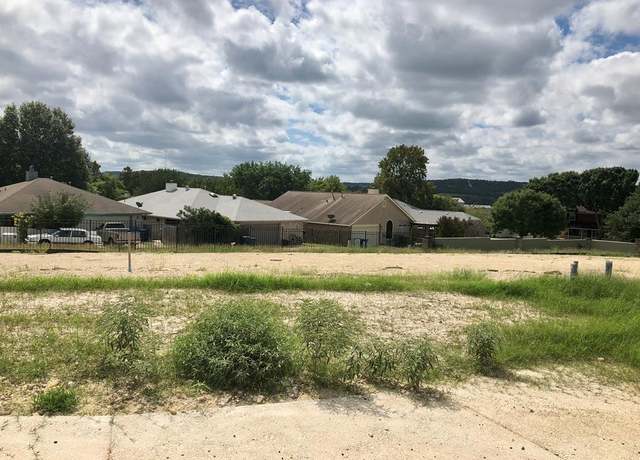 Property at 1813 N Chateau Ln, Kerrville, TX 78028