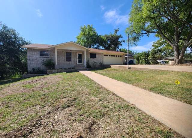 Property at 1117 Temple Dr, Kerrville, TX 78028, 3 beds, 2 baths