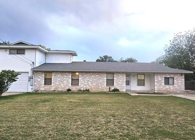 Property at 213 Miller St, Kerrville, TX 78028, 4 beds, 2.5 baths