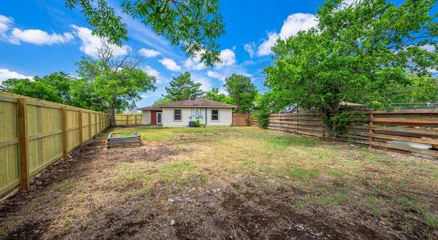 Photo of 700 Lee St, Kerrville, TX 78028