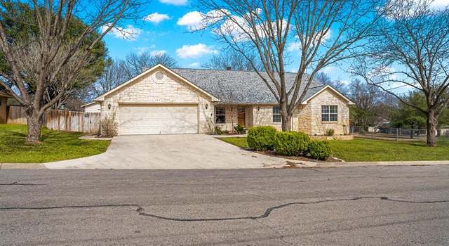 Photo of 205 Red Oak Ln, Ingram, TX 78025