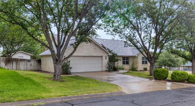 Photo of 205 Red Oak Ln, Ingram, TX 78025