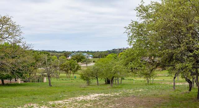 Photo of 1021 Club House Rd, Kerrville, TX 78028