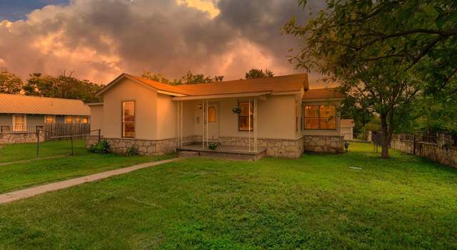 Photo of 736 Moore St, Kerrville, TX 78028