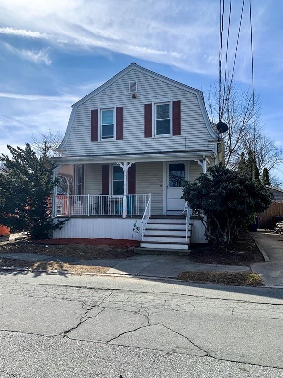 584 Elm St, New Bedford, MA 02740 | MLS# 72476237 | Redfin