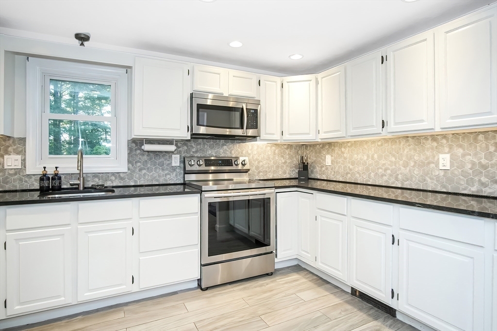 10 Spectacle Pond Ter, Wareham, MA 02538 | Redfin