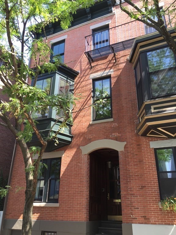 29 Russell St, Boston, MA 02129