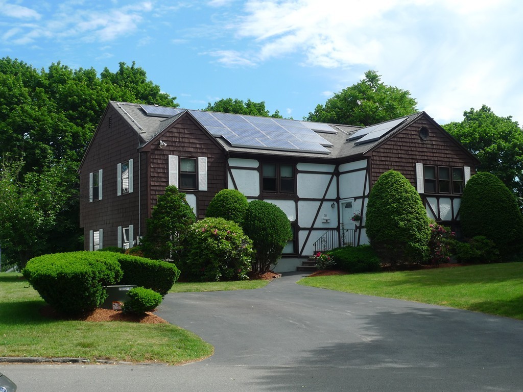 18 Cricklewood Dr, Stoneham, MA 02180 MLS 72307795 Redfin