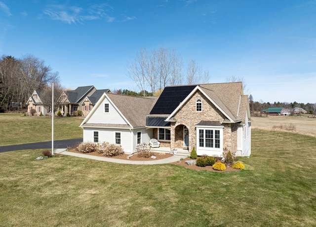 Property at 7 Pondview Ln, Southwick, MA 01077, 3 beds, 3.5 baths