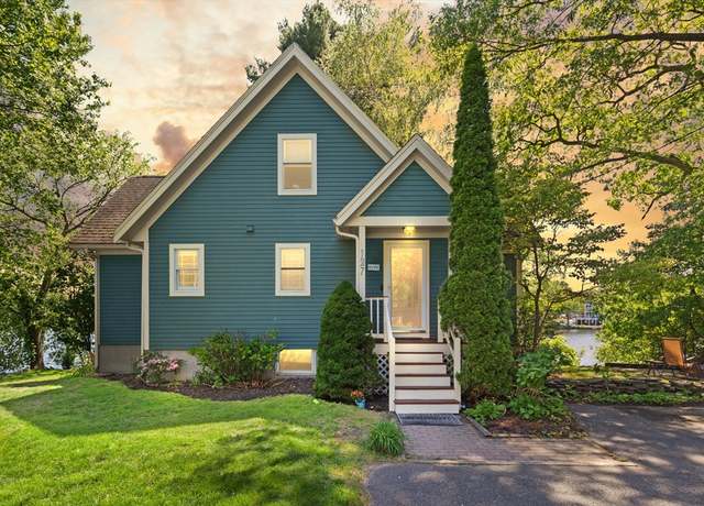 Property at 127 Pillings Pond, Lynnfield, MA 01940, 2 beds, 2 baths