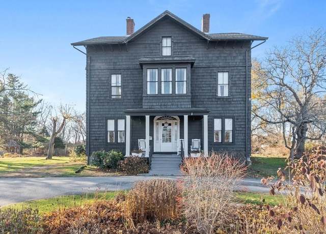 Property at 871 Gardners Neck Rd, Swansea, MA 02777, 3 beds, 1 bath
