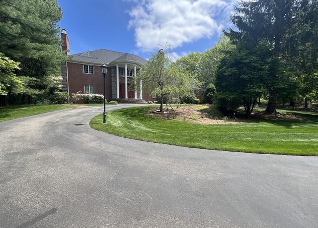 Property at 34 Grandhill Dr, Dover, MA 02030, 5 beds, 3 baths