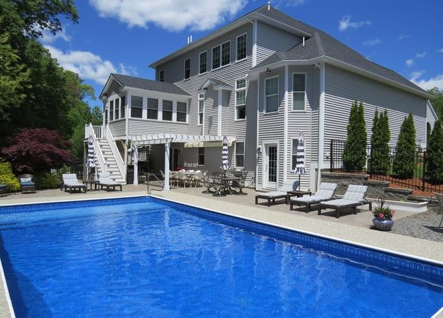 Property at 71 Frasier Ln, Tewksbury, MA 01876, 3 beds, 3.5 baths