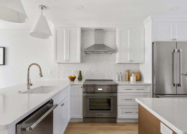 Property at 715 E 7th St, Boston, MA 02127, 4 beds, 2.5 baths