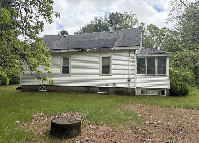 Property at 52 Carpenter St, Seekonk, MA 02771, 3 beds, 1 bath