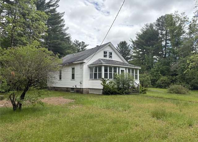 Property at 52 Carpenter St, Seekonk, MA 02771, 3 beds, 1 bath