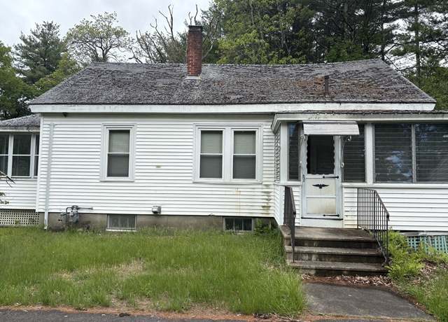 Property at 52 Carpenter St, Seekonk, MA 02771, 3 beds, 1 bath