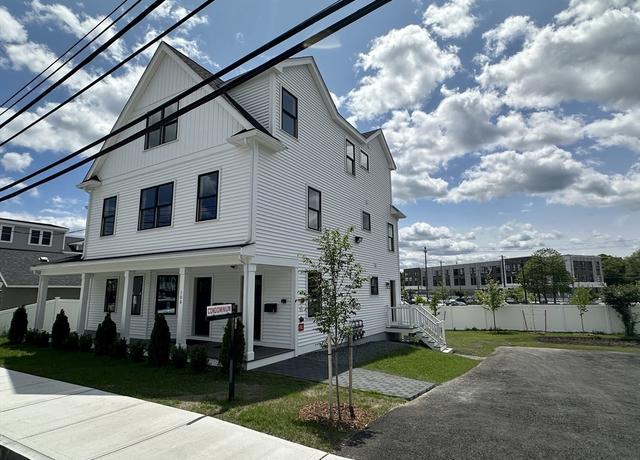 Property at 106 Broadway #3, Salem, MA 01970, 3 beds, 2 baths