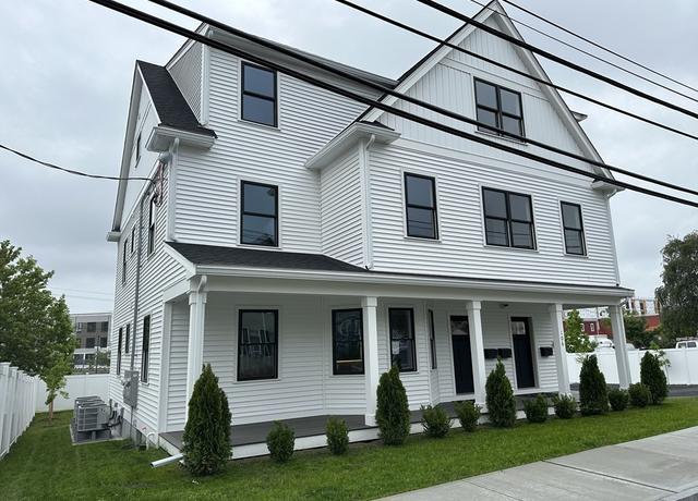 Property at 106 Broadway #3, Salem, MA 01970, 3 beds, 2 baths