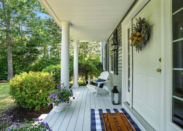 Property at 18 Highview Rd, Plymouth, MA 02360, 4 beds, 3 baths