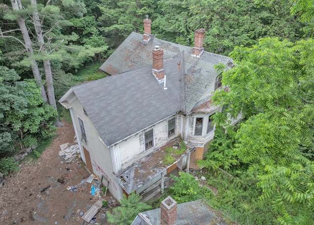 Property at 52 Jasper Hl, Holliston, MA 01746, 5 beds, 2.5 baths