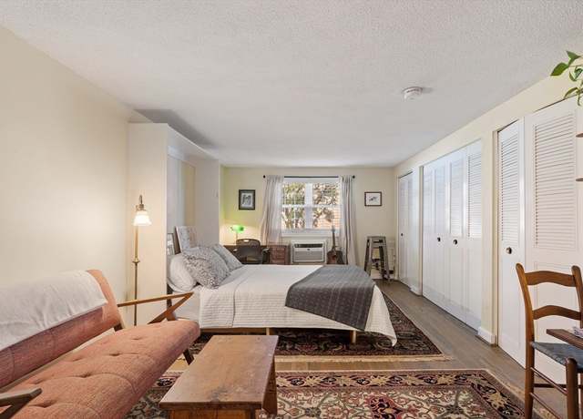 Property at 2 Old Colony Ln #4, Arlington, MA 02476, 1 bed, 1 bath