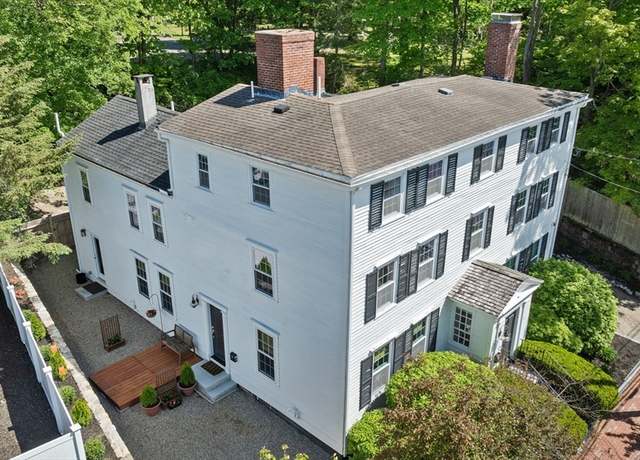 Property at 141 State St #2, Newburyport, MA 01950, 2 beds, 2.5 baths