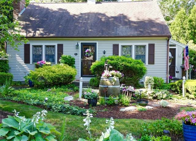 Property at 14 Brigantine Cir, Plymouth, MA 02360, 3 beds, 1.5 baths