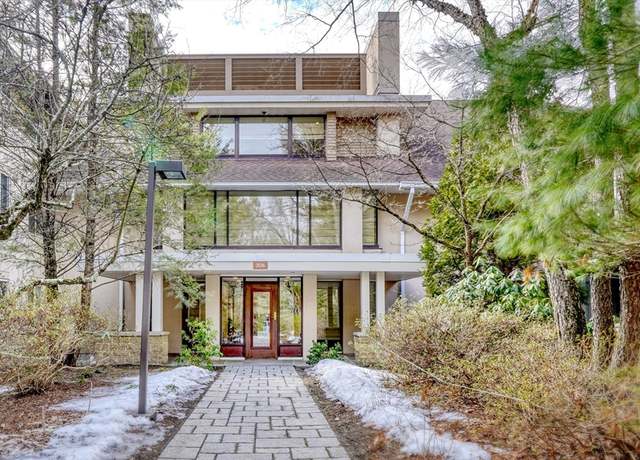 Property at 206 Allandale Rd Unit 3B, Boston, MA 02467, 3 beds, 2.5 baths