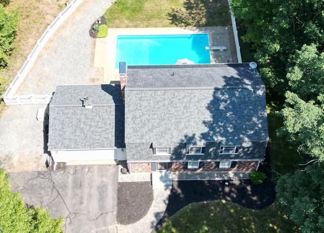 Property at 30 Hillside Rd, Kingston, NH 03848, 4 beds, 2.5 baths