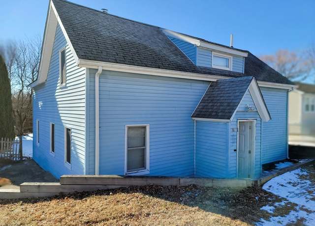 Property at 25 Hourihan St, Peabody, MA 01960, 4 beds, 1.5 baths