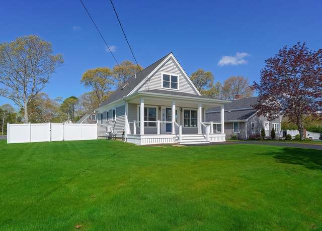 Property at 245 Edgewater Dr E, Falmouth, MA 02536, 3 beds, 2 baths