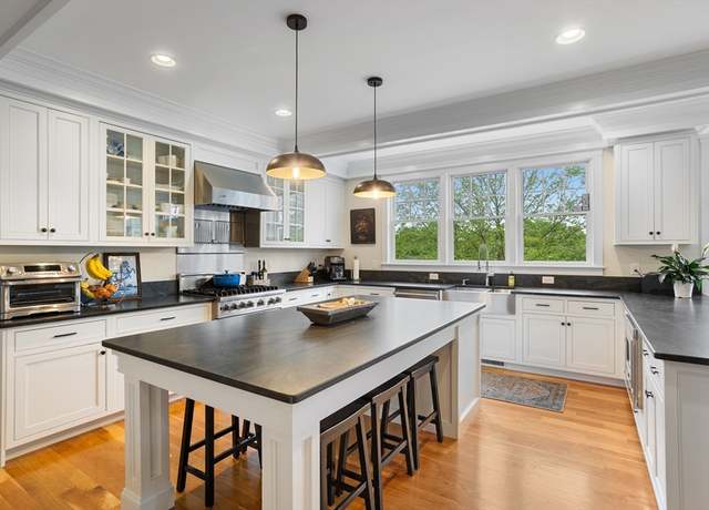 Property at 81 Hanover Rd, Carlisle, MA 01741, 5 beds, 4.5 baths