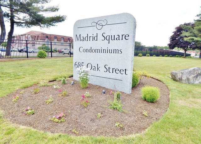 Property at 685 Oak St Unit 13-2, Brockton, MA 02301, 1 bed, 1 bath