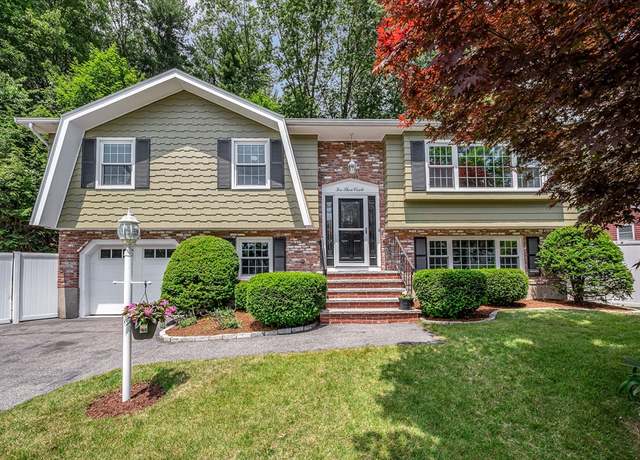Property at 10 Shea Cir, Burlington, MA 01803, 3 beds, 1.5 baths