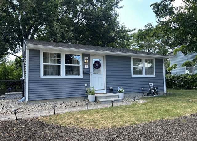 Property at 1 Sunderland Ter, Worcester, MA 01604, 2 beds, 1 bath