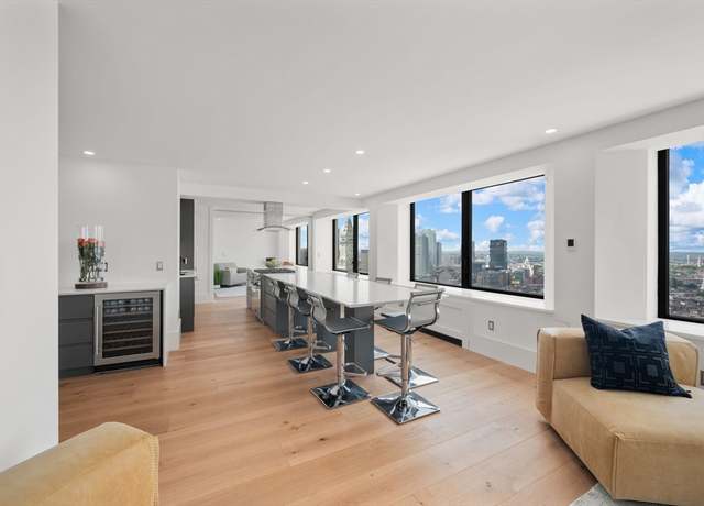 Property at 85 East India Row Unit PHAB, Boston, MA 02110, 3 beds, 3.5 baths