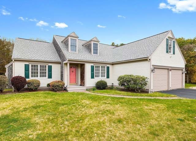 Property at 15 Links Ln, Barnstable, MA 02648, 3 beds, 2 baths