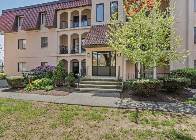 Property at 685 Oak St Unit 6-2, Brockton, MA 02301, 1 bed, 1 bath