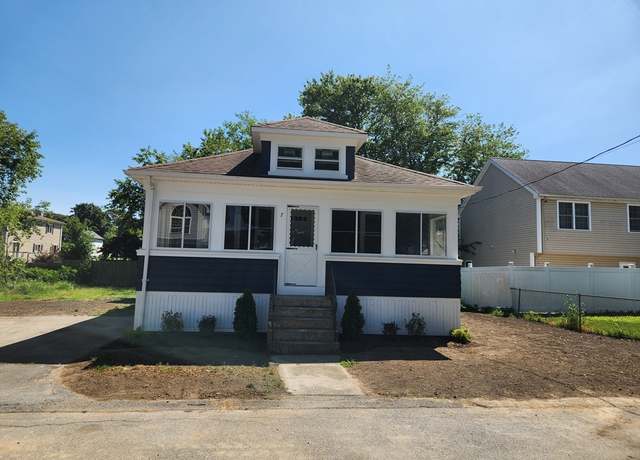 Property at 7 Duluth St, Fall River, MA 02721, 3 beds, 1 bath