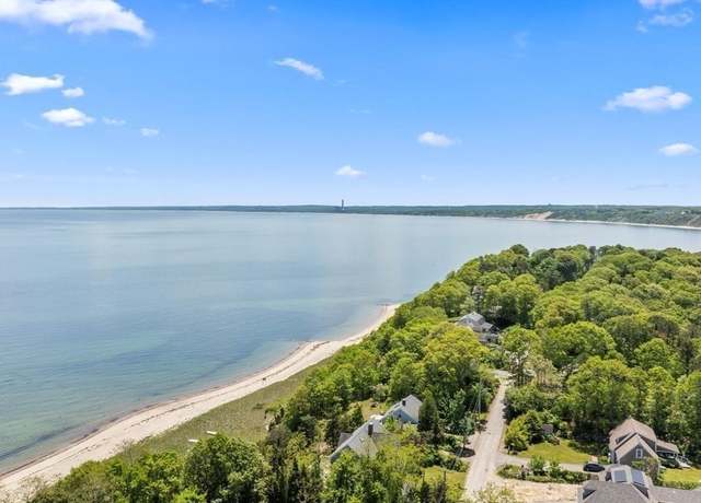 Property at 92 Lookout Point Rd, Plymouth, MA 02360, 3 beds, 4 baths