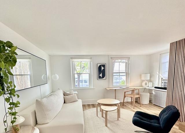 Property at 476 Commercial St Unit 4, Provincetown, MA 02657, 1 bed, 1 bath