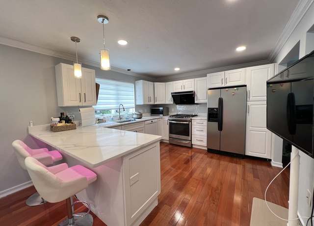 Property at 46 Suomi Rd #46, Quincy, MA 02169, 3 beds, 2.5 baths