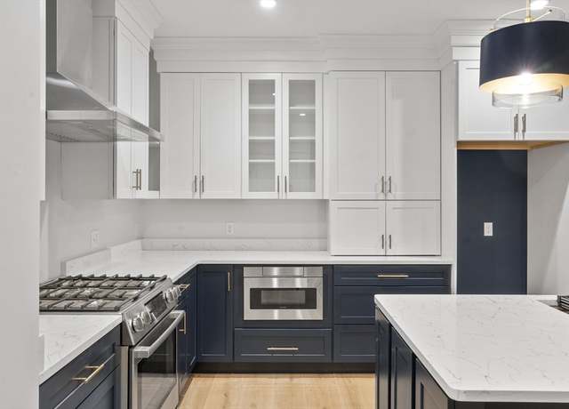 Property at 134 Court St #11, Plymouth, MA 02360, 2 beds, 2 baths
