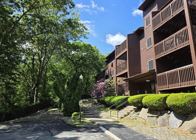 Property at 340 Sunderland Rd #14, Worcester, MA 01604, 2 beds, 2 baths