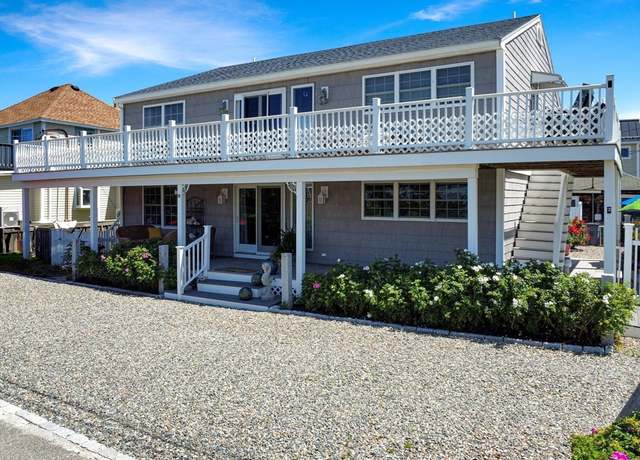Property at 2 Shore St, Newburyport, MA 01950, 6 beds, 4 baths