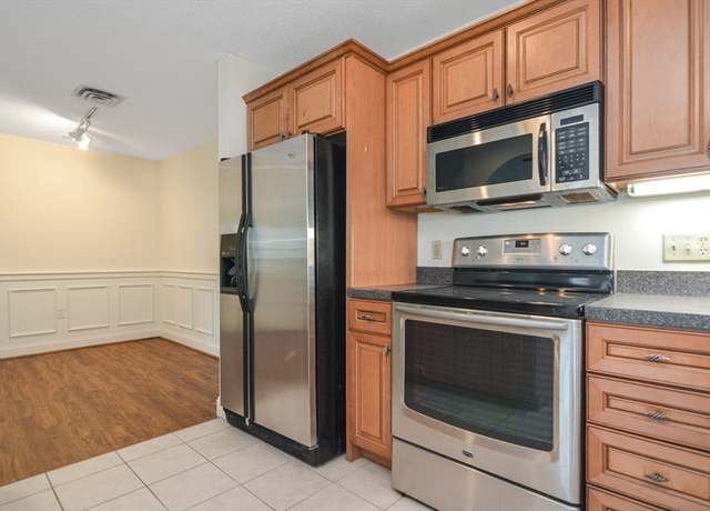 Property at 400 Brookside Dr Unit G, Andover, MA 01810, 3 beds, 2 baths